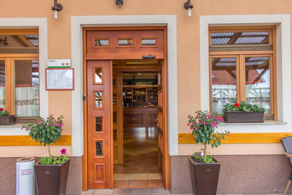 Guesthouse Beno Starše Екстериор снимка