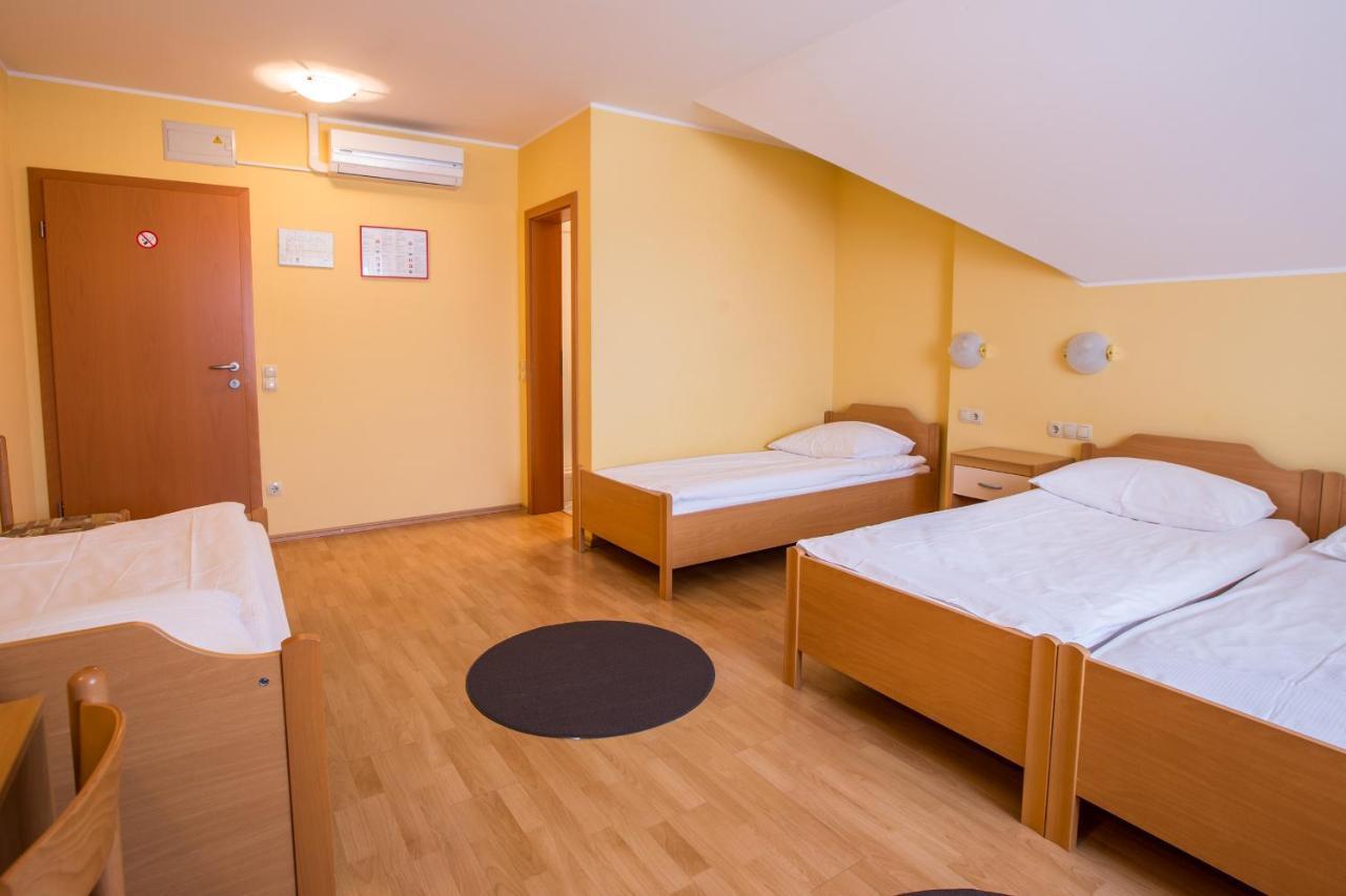 Guesthouse Beno Starše Екстериор снимка