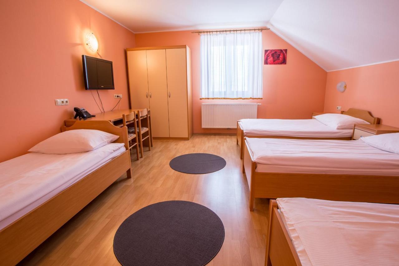 Guesthouse Beno Starše Екстериор снимка