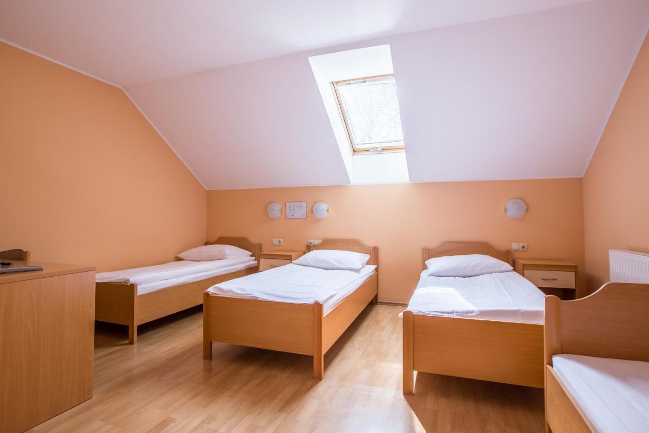 Guesthouse Beno Starše Екстериор снимка