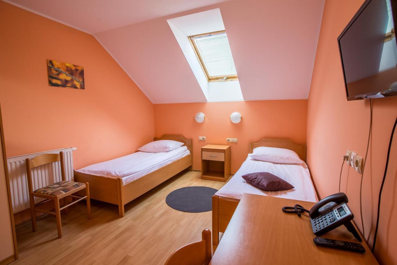 Guesthouse Beno Starše Екстериор снимка