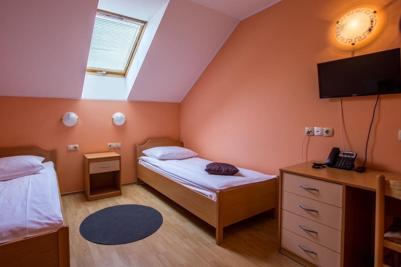 Guesthouse Beno Starše Екстериор снимка